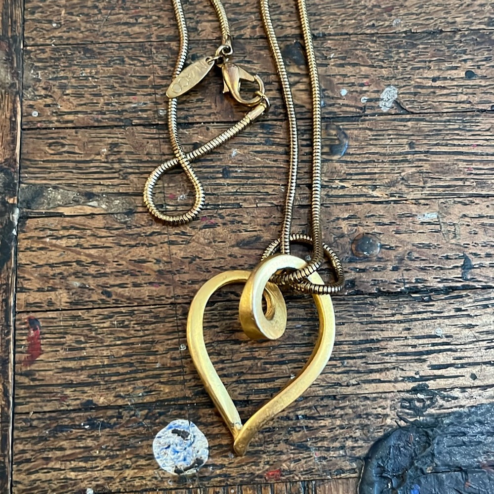 NY AND CO, very long chain goldtone heart necklace approx 17” long,